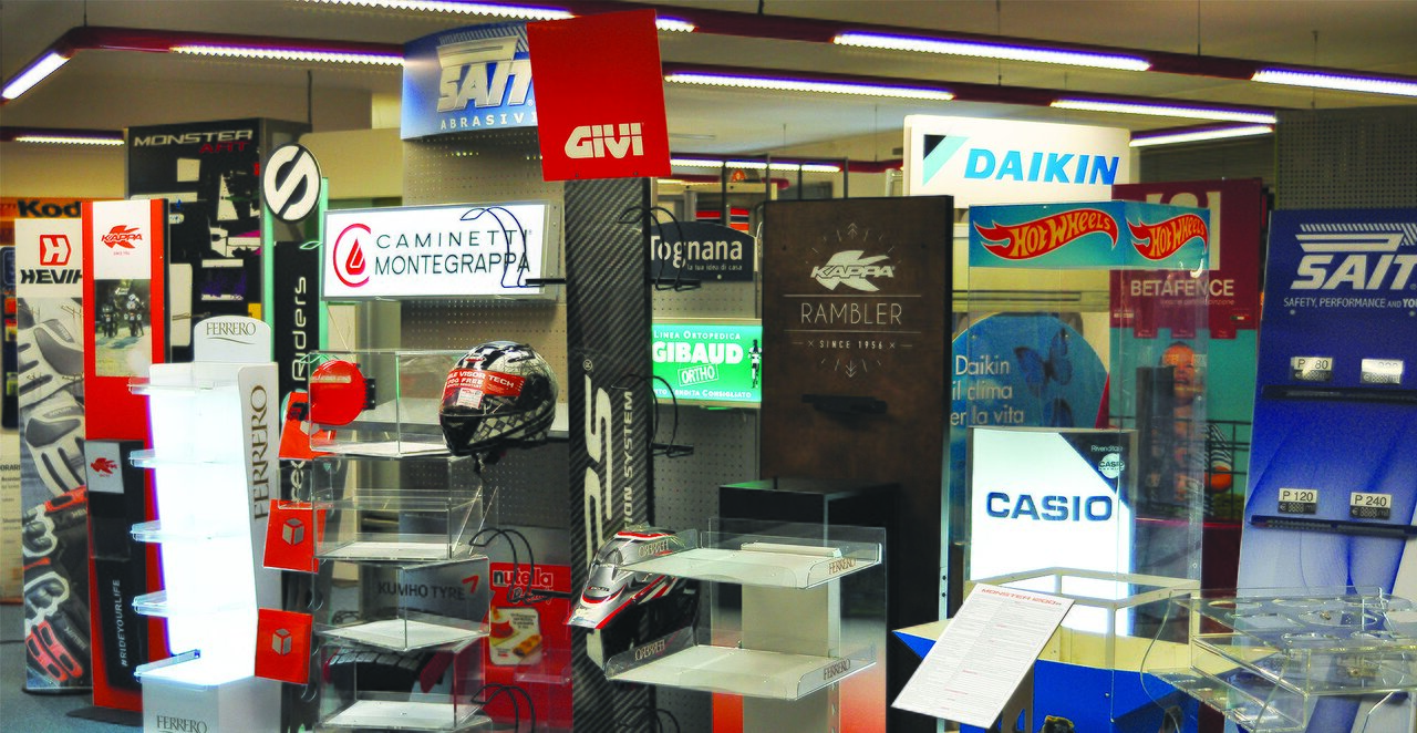 Azienda-4-sala-esposizione-Show-room-Pubbliforma-Promotion.jpg