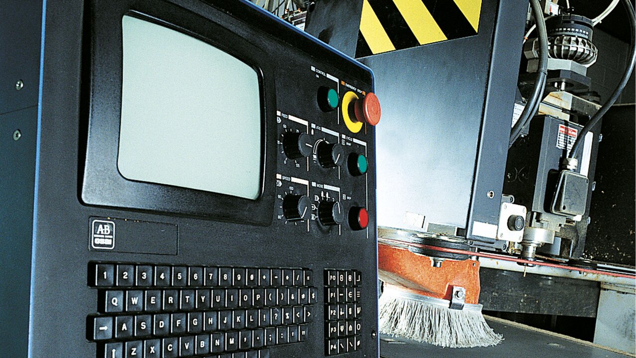 Lavorazioni-taglio-fresa-Pubbliforma-Promotion.jpg