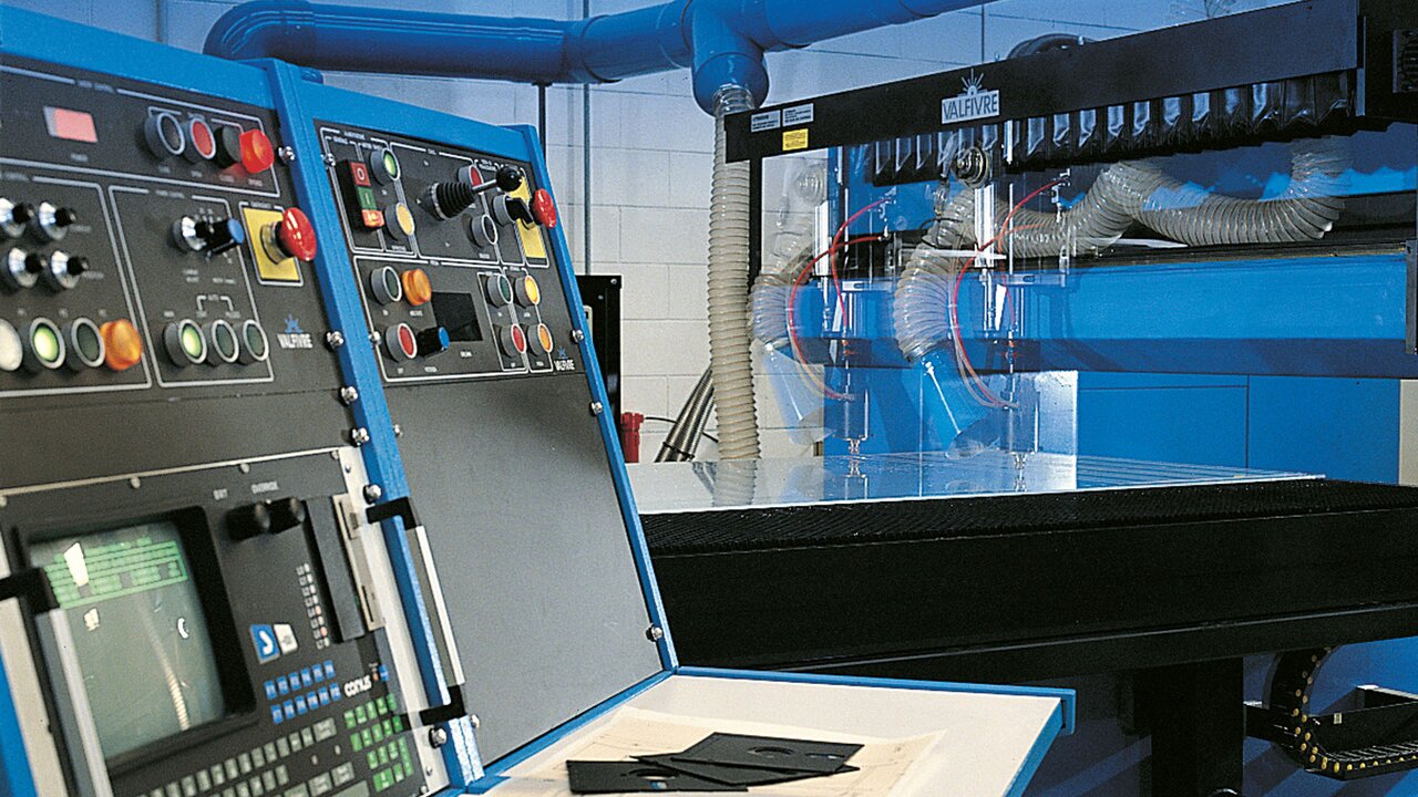 Lavorazioni-taglio-laser-computer-Pubbliforma-Promotion.jpg