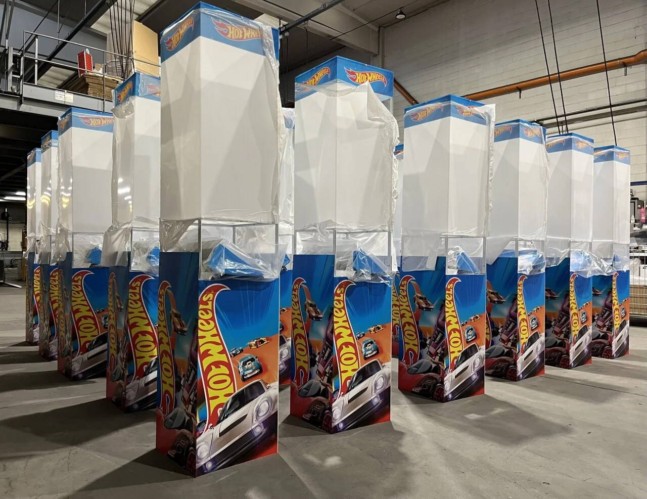 pubbliforma espositori da terra hotwheels.jpg